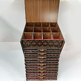 Siyah Kaplamalı Ahşap Sandık