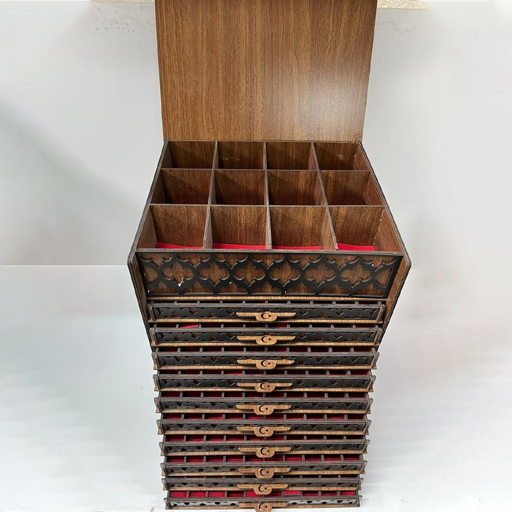 Siyah Kaplamalı Ahşap Sandık